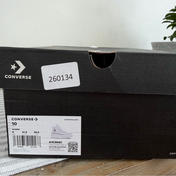 Converse NEW Women's Chuck Taylor All Star Lugged Platform Hi Top Shoe Size 10 - Picture 2 of 10